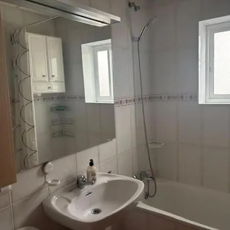 Апартаменти Pretty Sea View